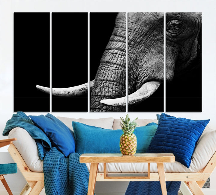 Impression sur toile d'animal d'art mural, éléphant pris au plus près avec de gros ivoires