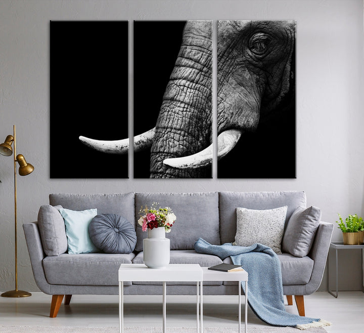 Impression sur toile d'animal d'art mural, éléphant pris au plus près avec de gros ivoires