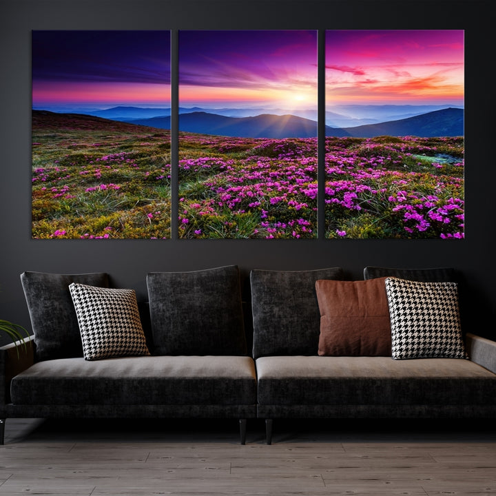Impression sur toile de paysage d'art mural, fleurs violettes et montagnes derrière au coucher du soleil