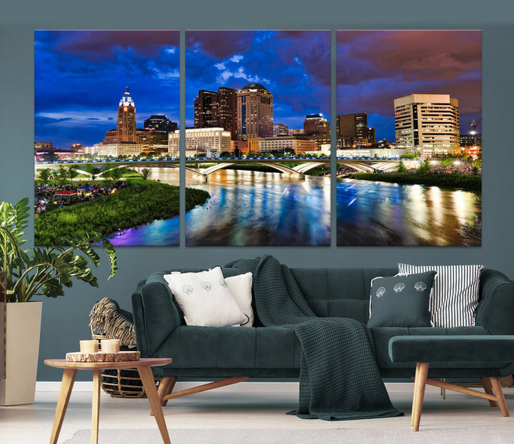Luces de la ciudad de Columbus Noche Azul brillante Horizonte nublado Vista del paisaje urbano Arte de pared grande Impresión en lienzo