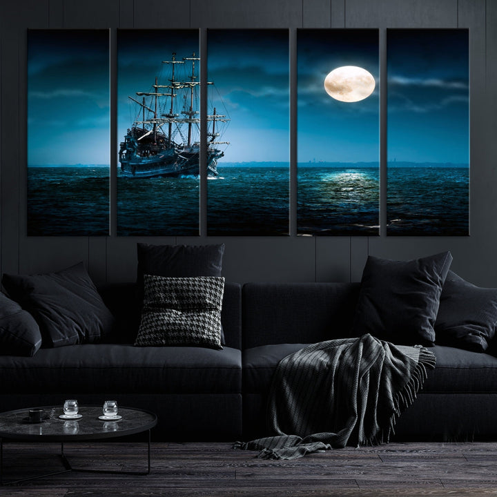 Lune et navire dans l'océan la nuit Impression sur toile