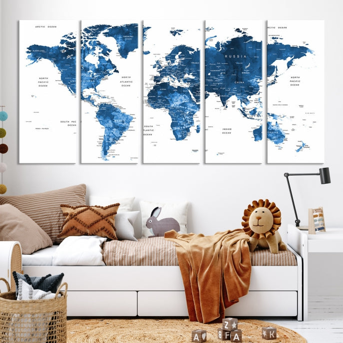 Aquarelle bleue Push Pin Carte du monde Art mural Impression sur toile