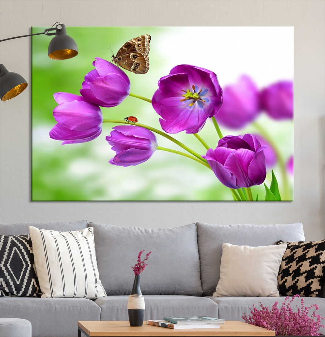 Lienzo floral con diseño floral de tulipanes morados, mariposas y mariquitas