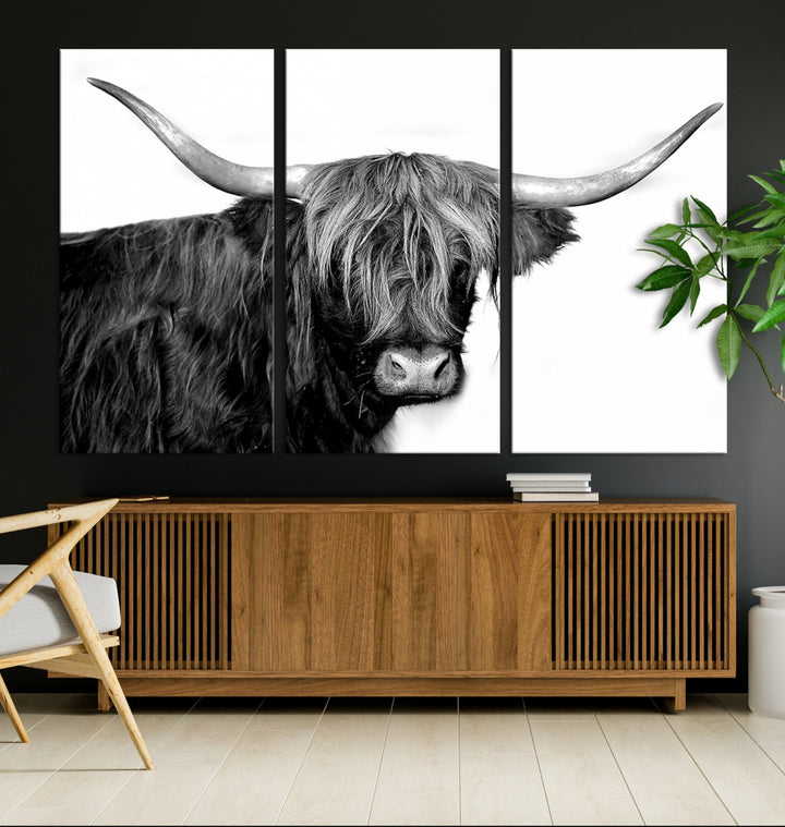 Lienzo artístico de pared con múltiples paneles de vaca de las Tierras Altas en blanco y negro, estampado de vaca, lienzo de animales, decoración de granja, arte para sala de estar