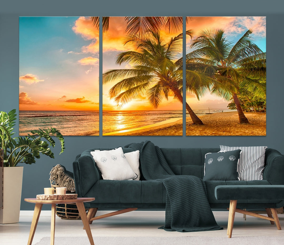 Toile d’art mural Beaux palmiers sur la plage au coucher du soleil
